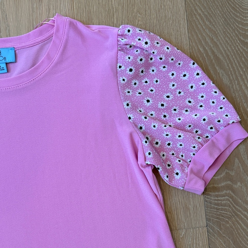 CeCe Pink Puff-Sleeve Short Sleeve Women’s Top with Daisy Print Sleeves size M - Picture 4 of 7